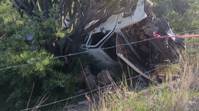 Policías Estatales de Carreteras intervienen accidente en el Municipio de Calvillo que dejó como saldo persona sin vida y cuatro lesionados