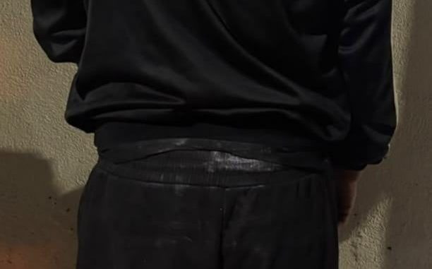 Policías Estatales detuvieron a sujeto en poder de varios envoltorios con sustancia granulada en la colonia Insurgentes