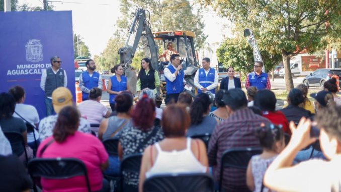 Arranca Leo Montañez rehabilitación con concreto hidráulico de la Av. Mahatma Gandhi en beneficio de miles de familias