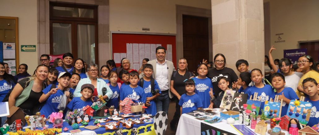 Encabeza Leo Montañez Clausura del Curso de Verano "Mis Vacaciones en la Biblioteca"
