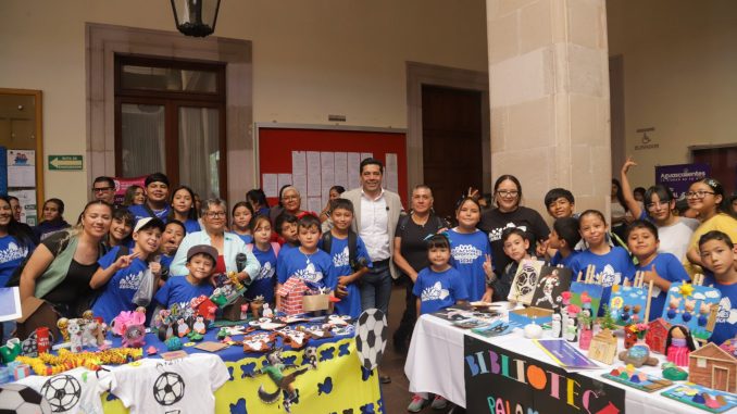 Encabeza Leo Montañez Clausura del Curso de Verano "Mis Vacaciones en la Biblioteca"