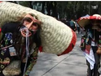 Miles de indígenas toman la Ciudad de México con cultura y demandas