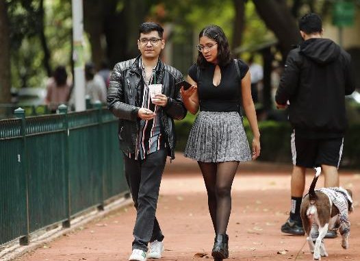 Cuatro de cada 10 jóvenes mexicanos se sienten desconectados de su entorno, según estudio