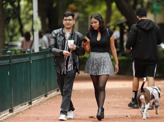 Cuatro de cada 10 jóvenes mexicanos se sienten desconectados de su entorno, según estudio
