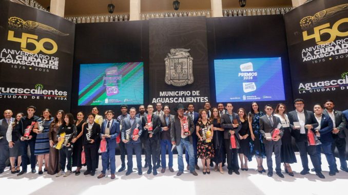 Municipio de Aguascalientes reconoce a Jóvenes y deportistas destacados