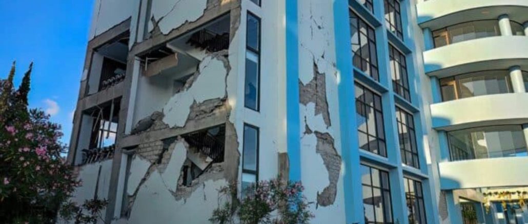 Terremoto de magnitud 7.7 sacude a Indonesia
