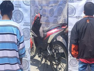 Dos sujetos que tripulaban una motocicleta con reporte de robo fueron detenidos por Uniformados del Mando Coordinado