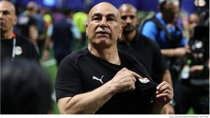 !Insólito! Hossam Hassan, DT de Egipto, termina hospitalizado tras la riña entre sus dos esposas