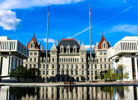 FBI frustra un ataque con bomba en el Capitolio de NY; detuvo a una mujer