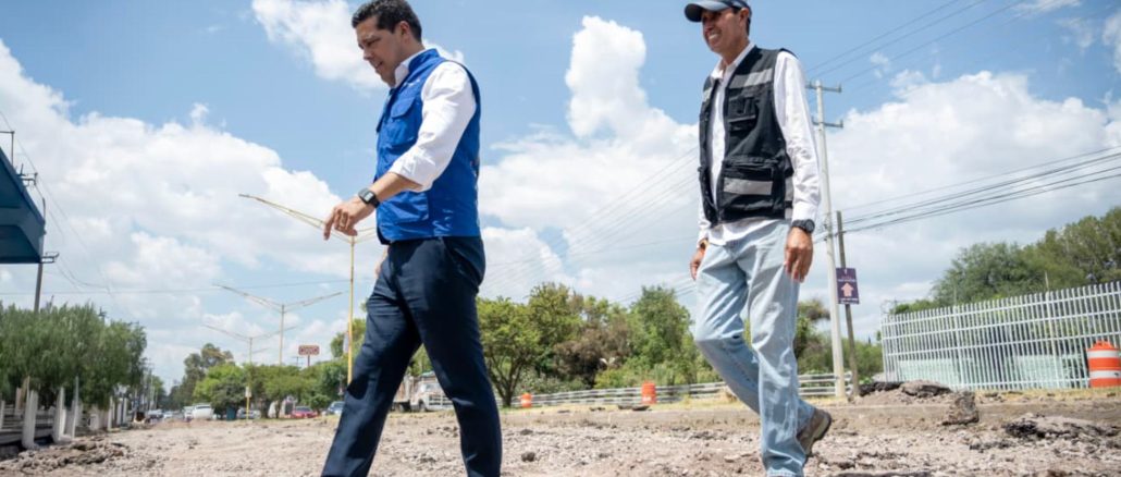 Rehabilita Leo Montañez Av. Mahatma Gandhi en beneficio de miles de habitantes del sur de la ciudad