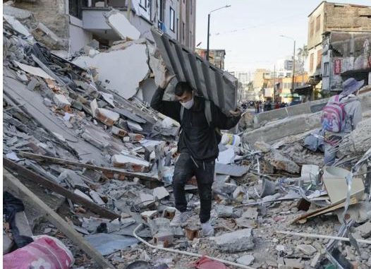 Al menos 329 personas han muerto en el terremoto de Colombia y 247 siguen desaparecidos