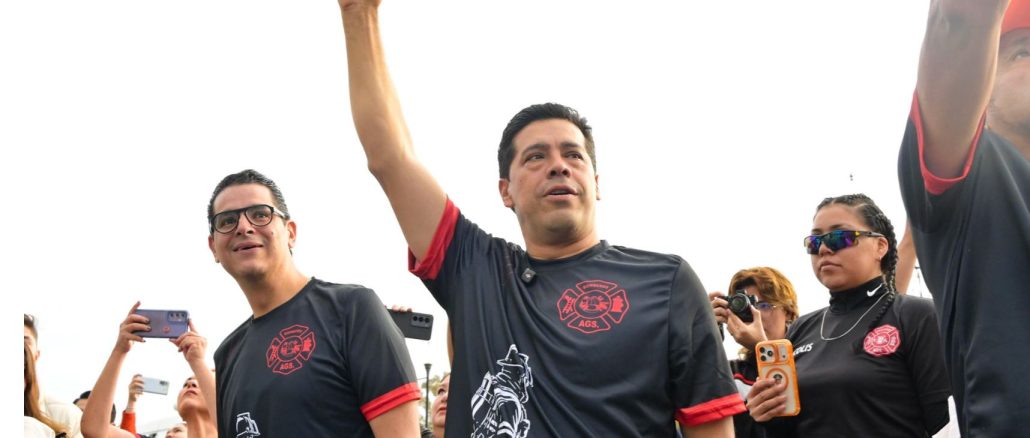 Encabeza Leo Montañez Primera Carrera Atlética por el Día del Bombero 2026