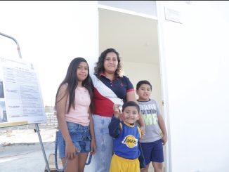 Leo Montañez mejora la calidad de vida de miles de Familias con cuartos adicionales y equipamiento para viviendas
