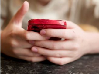 SEP busca regular celulares y otros dispositivos digitales en escuelas