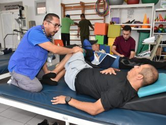 Arturo Reyes, 24 años cambiando vidas a través de la Terapia Física