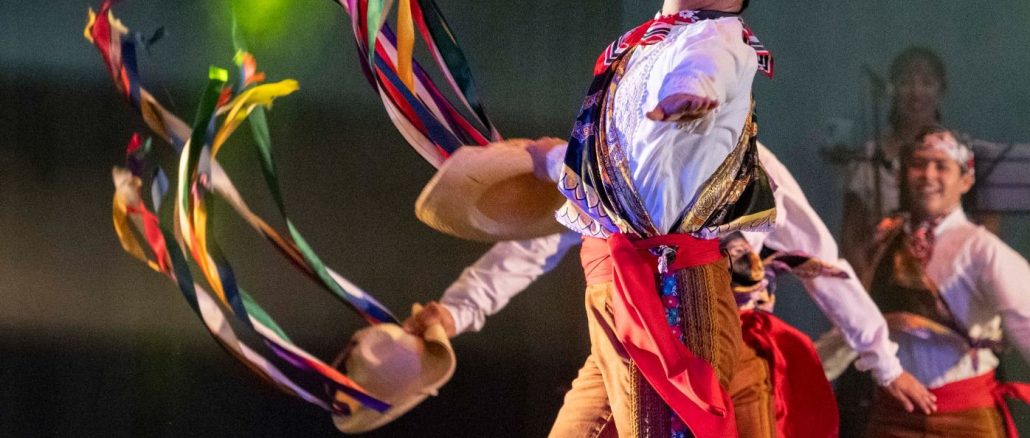 Se presentó el programa “Amores de México” en un emotivo festejo
