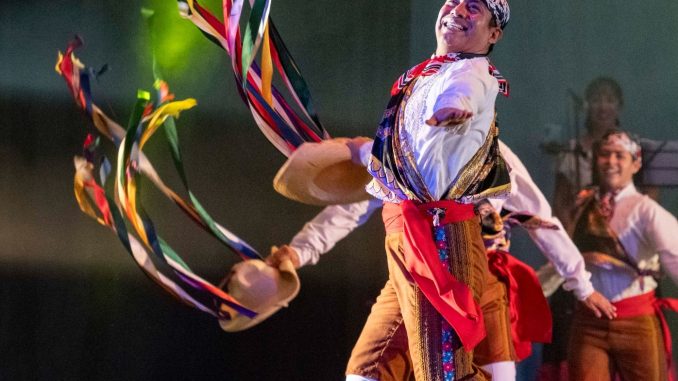 Se presentó el programa “Amores de México” en un emotivo festejo