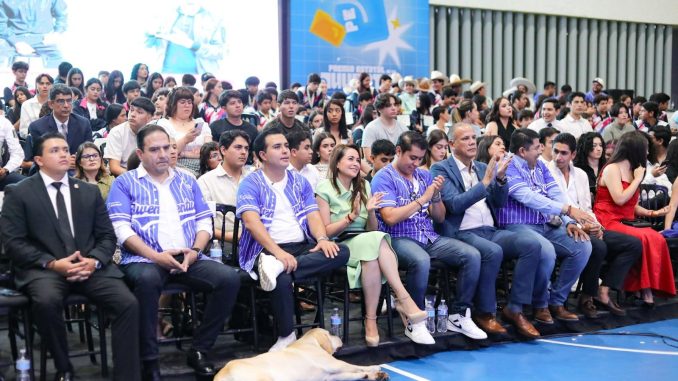 Gobernadora Tere Jiménez reconoce con el Premio Estatal de la Juventud a Jóvenes destacados de Aguascalientes