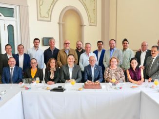 Toño Martín del Campo escucha propuestas del sector hotelero