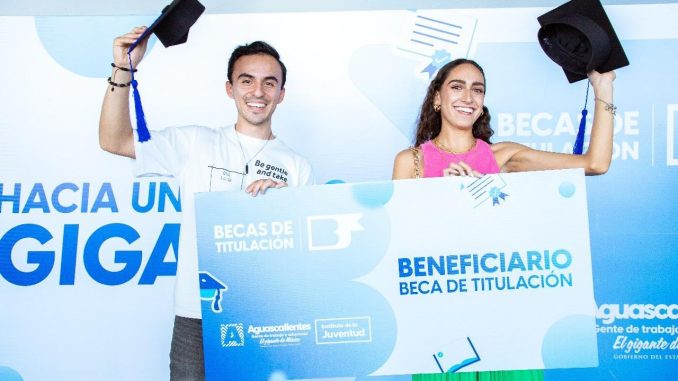 Sí estás por terminar tu carrera, solicita una Beca para obtener tu Título