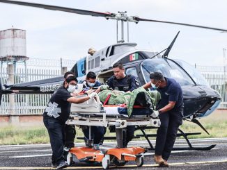 Policía Municipal activa protocolo de rescate tras volcadura en la 45 norte