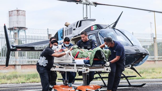 Policía Municipal activa protocolo de rescate tras volcadura en la 45 norte