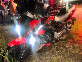 Policías Estatales intervinieron un accidente en el que participaron dos motocicletas, con saldo de dos personas lesionadas, trasladadas a recibir atención médica al hospital código verde