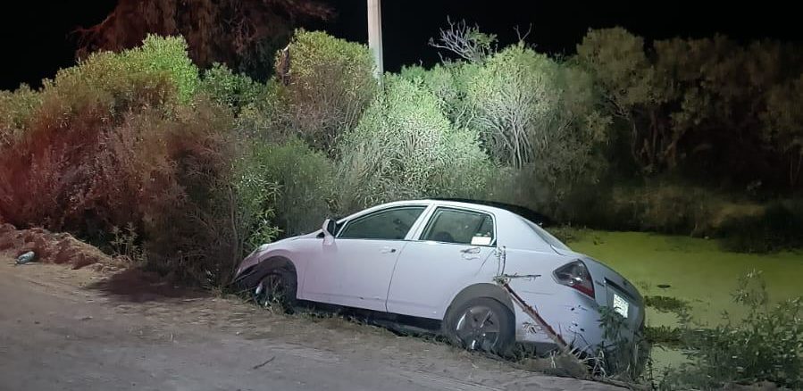 Policías Estatales intervienen accidente en la carretera estatal 43 en el Municipio de El Llano