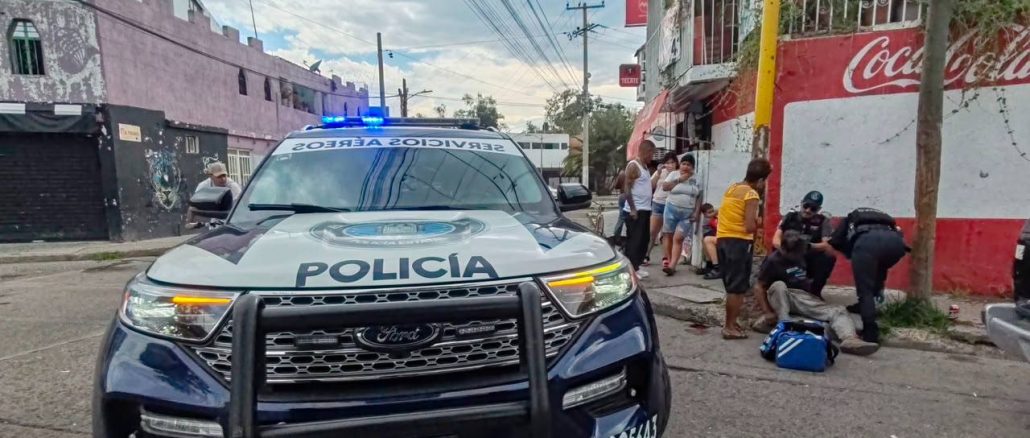 Paramédicos del Grupo Aeromédico Táctico del helicóptero Fuerza Uno brindaron los primeros auxilios a Adulto Mayor tras caída