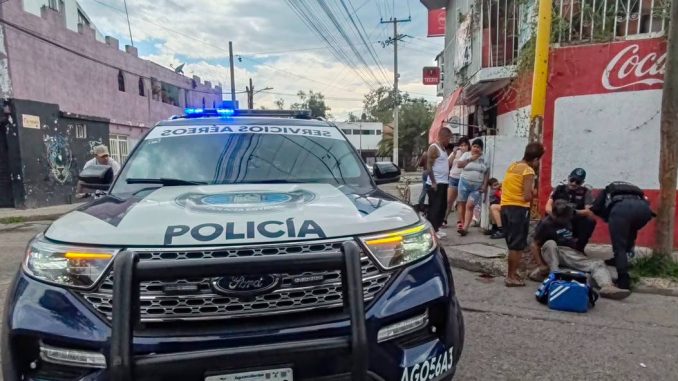 Paramédicos del Grupo Aeromédico Táctico del helicóptero Fuerza Uno brindaron los primeros auxilios a Adulto Mayor tras caída