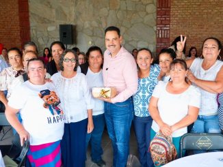 Toño Martín del Campo escucha a Mujeres Empresarias de Aguascalientes