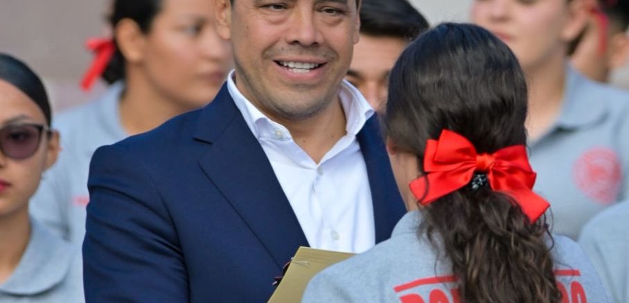 Enaltece Leo Montañez honor y valor de nuevos Bomberos voluntarios; fortalece a Protección Civil con nuevas unidades
