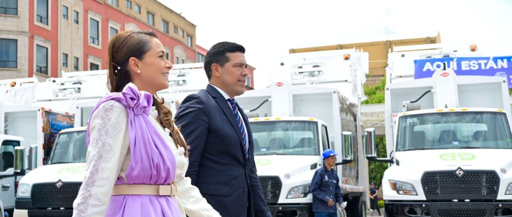 Entrega Leo Montañez 20 nuevos camiones recolectores y 1000 contenedores con una inversión histórica de más de 170 millones de pesos