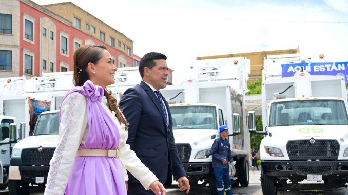 Entrega Leo Montañez 20 nuevos camiones recolectores y 1000 contenedores con una inversión histórica de más de 170 millones de pesos