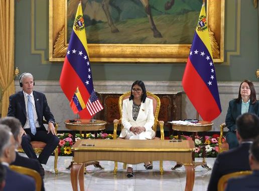 Trump acelera la firma de contratos tras histórico acuerdo petrolero con Venezuela