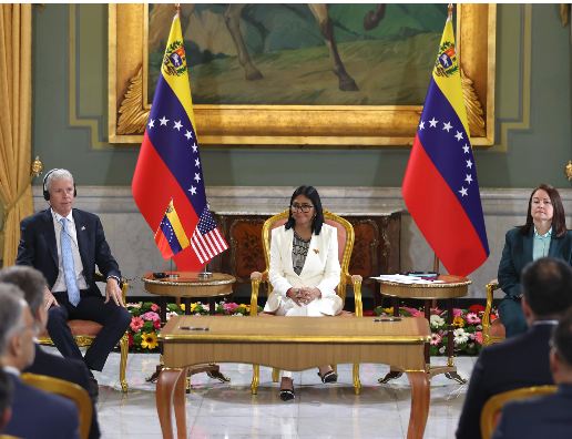 Trump acelera la firma de contratos tras histórico acuerdo petrolero con Venezuela