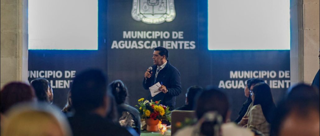 Refrenda Leo Montañez apoyo decidido a la comunidad artística y reconoce su aporte por un Mejor Aguascalientes