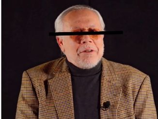 El productor Luis de Llano sale del centro de detención
