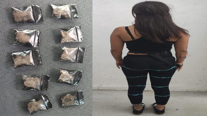 Policías Estatales detienen a una Mujer en poder de envoltorios con sustancia granulada al parecer cristal