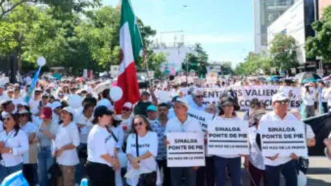 Marcha por la paz reúne a miles en Culiacán, a dos años del recrudecimiento de la violencia