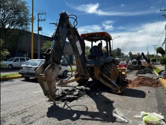 Trabaja Municipio en la rehabilitación del alcantarillado sanitario en La Salud