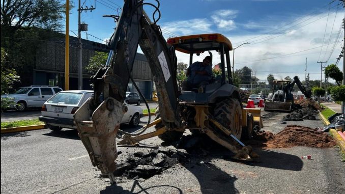 Trabaja Municipio en la rehabilitación del alcantarillado sanitario en La Salud