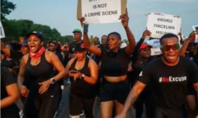 Una ola de feminicidios dispara las alarmas en Sudáfrica