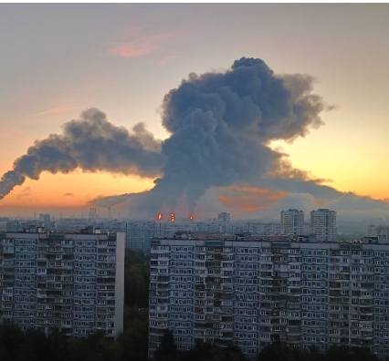 Ataque masivo de drones deja dos muertos y daña una refinería en Moscú, Rusia