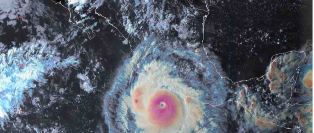 Huracán Polo vuelve a categoría 5 y provoca fuertes lluvias en Guerrero y Michoacán / SMN