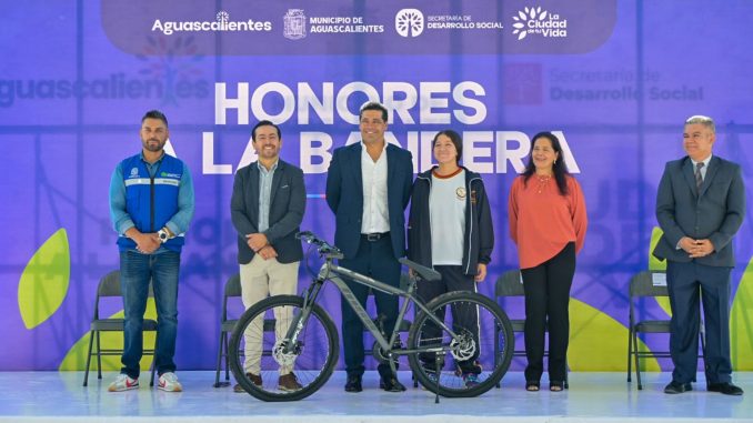 Municipio de Aguascalientes reconoce a alumnos destacados de la secundaria técnica No. 43 «Saturnino Herrán»