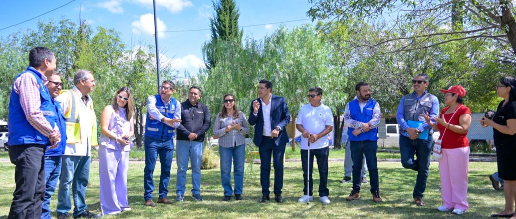 Inspecciona Leo Montañez rehabilitación del parque Parra
