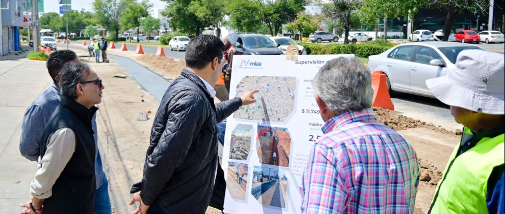 Supervisa Leo Montañez renovación de la Línea de distribución de agua potable en Primer Anillo