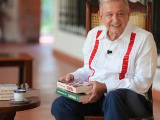 Reaparece López Obrador en medio del escándalo de corrupción de sus hijos