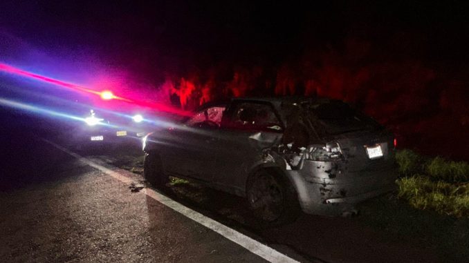 Policías Estatales de Carreteras atienden reporte de accidente tipo salida de camino en Jesús María